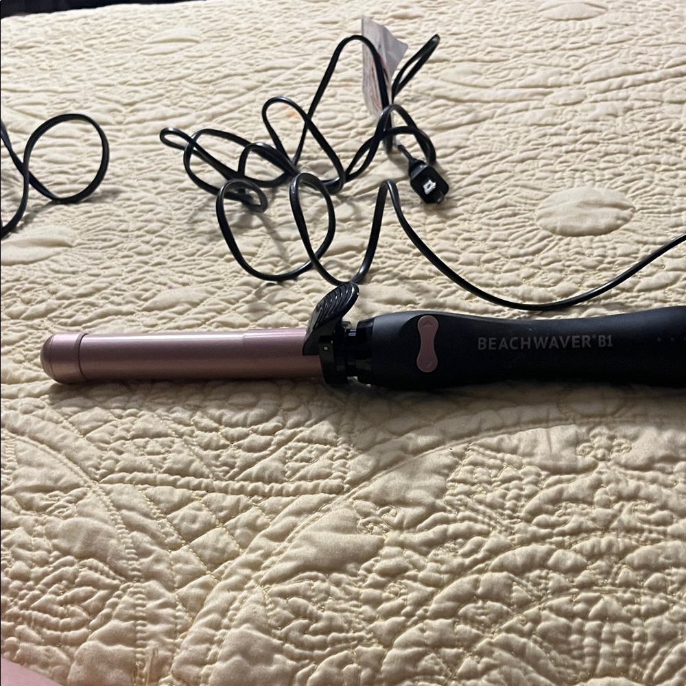 Beachwaver B1 Pink Curling Iron